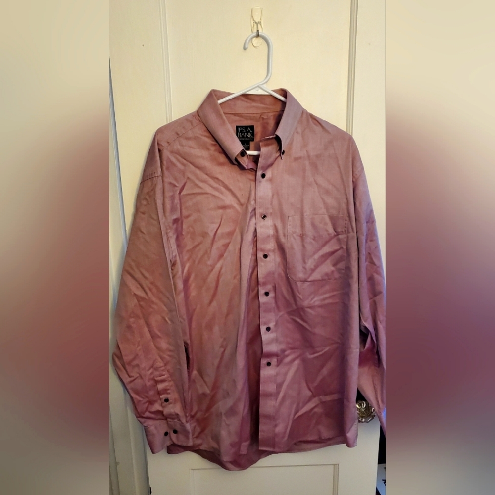 Jos. A. Bank Large Magenta Button-Up Shirt